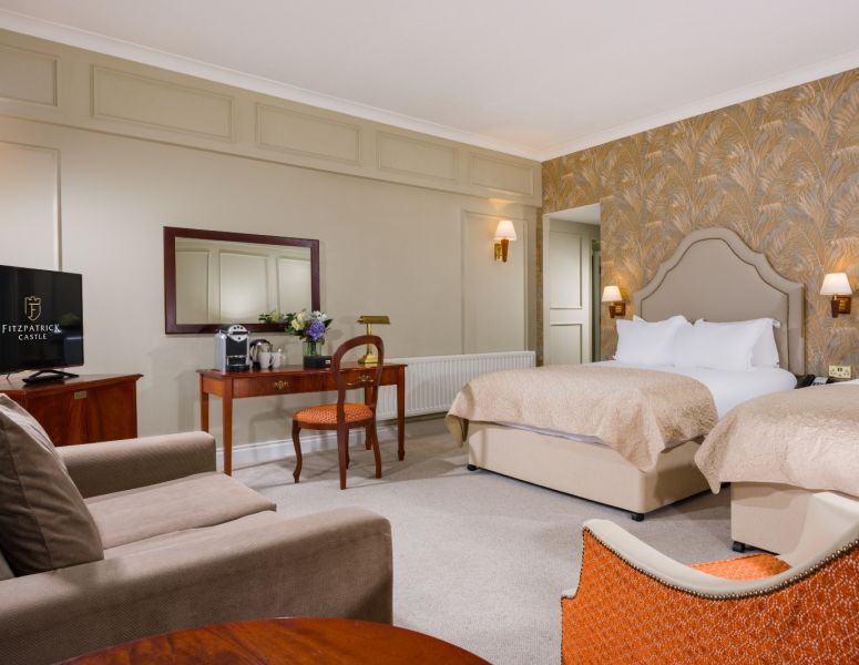 FamilyRoom2
